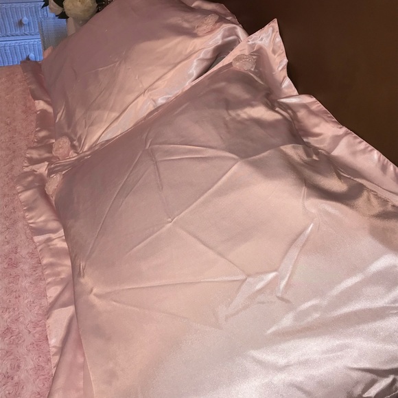 Pink rose bud comforter - Picture 3 of 6